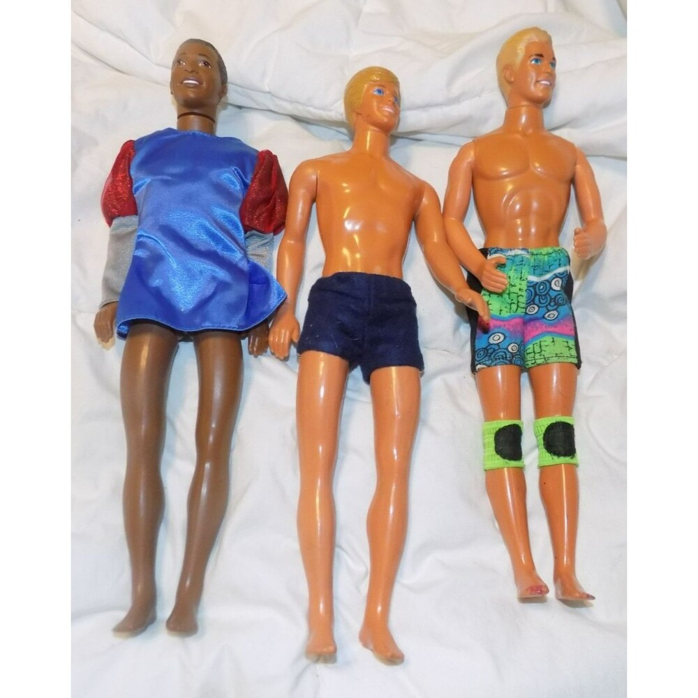 Lot of Vintage 1990s Ken dolls